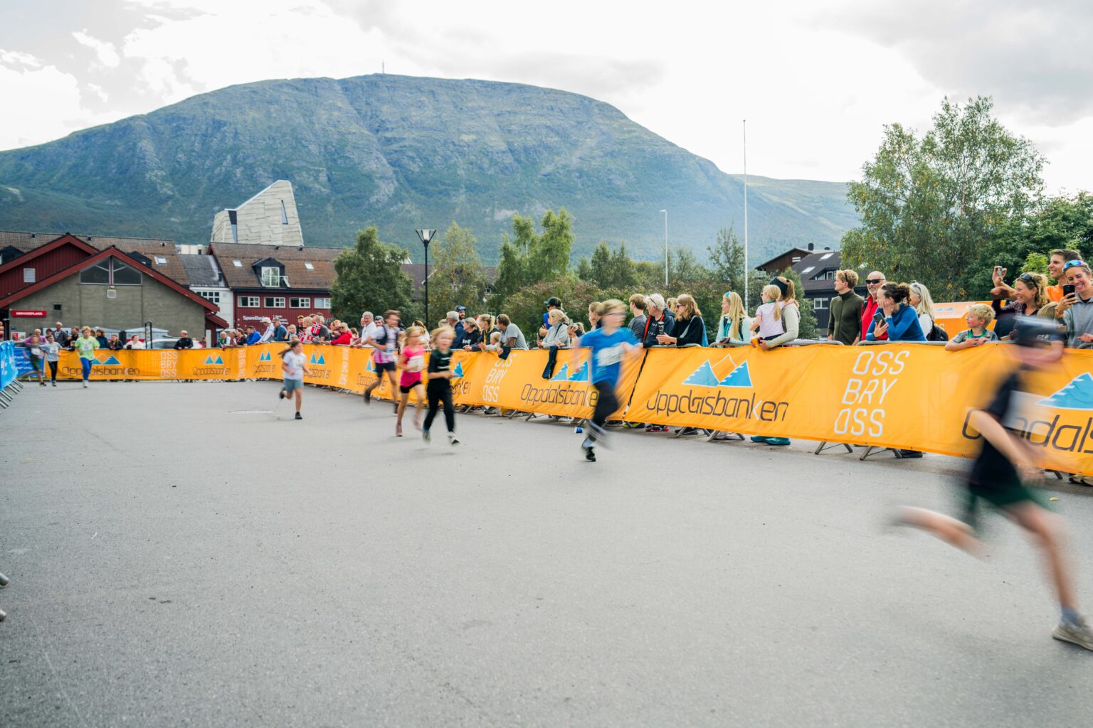 Minimaraton i målområdet, Oppdal Fjellmaraton 2025
